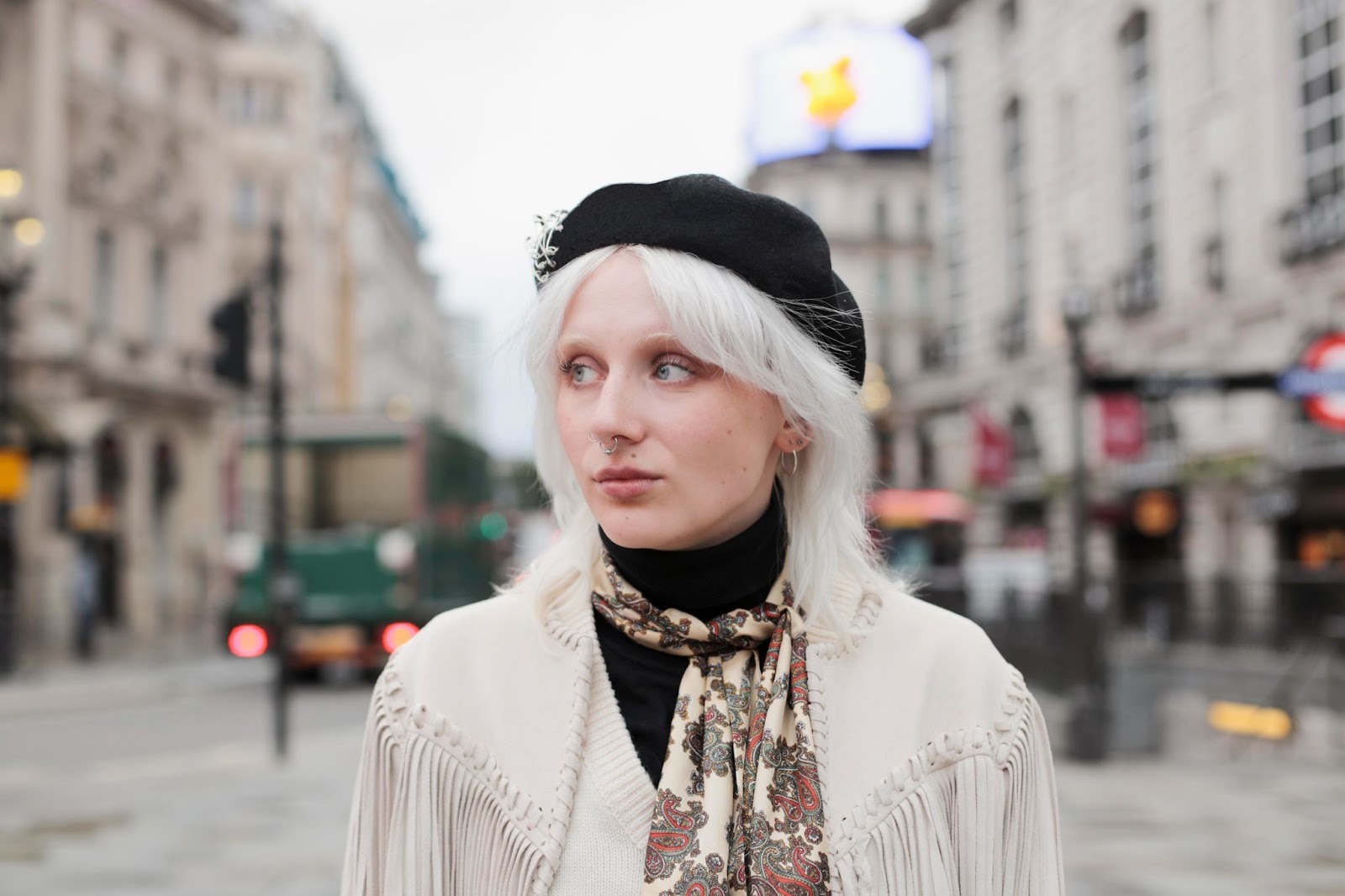 CHANEL(シャネル)の歴史|ココ・シャネルの物語と象徴的なアイコンたち